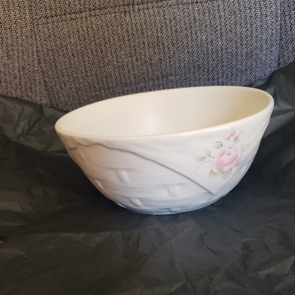 3 Pfaltzgraff Basketweave Serving or Big Cereal Bowl Stoneware 7 1/2' - Picture 5 of 8